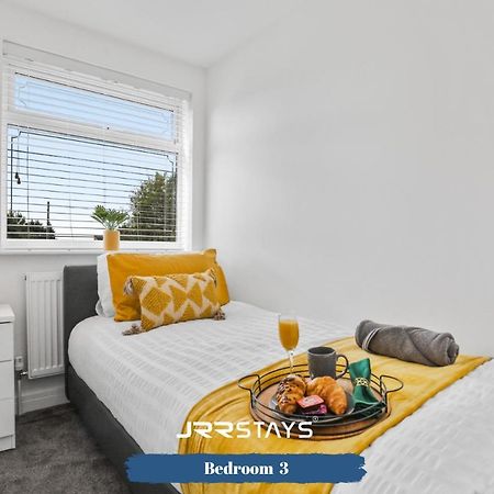 Wolverhampton - Amazing 3 Bedroom, Sleeps 6, Wi-Fi - Jrr Stays Exterior photo
