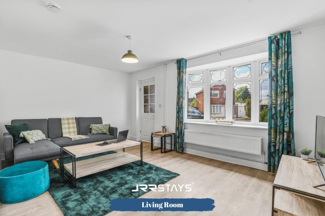 Wolverhampton - Amazing 3 Bedroom, Sleeps 6, Wi-Fi - Jrr Stays Exterior photo