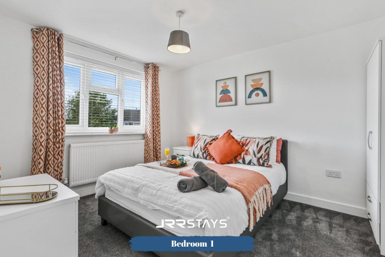 Wolverhampton - Amazing 3 Bedroom, Sleeps 6, Wi-Fi - Jrr Stays Exterior photo